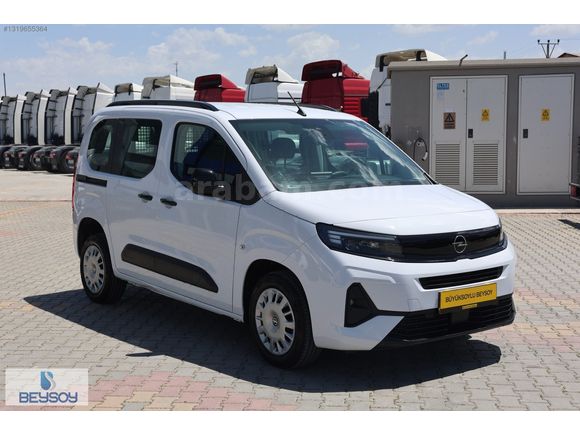BÜYÜKSOYLU BEYSOY'DAN 2025 OPEL COMBO ESSENTIAL 1.5 D M/T 130 Hp