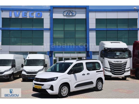 BÜYÜKSOYLU BEYSOY'DAN 2025 OPEL COMBO ESSENTIAL 1.5 D M/T 130 Hp