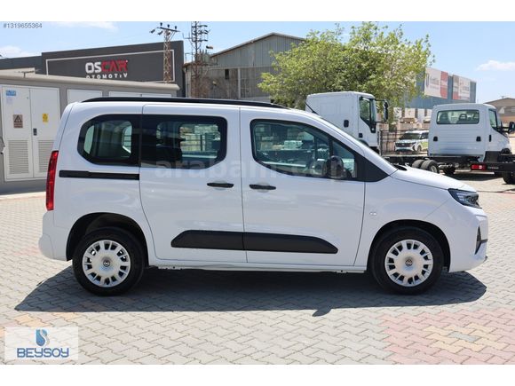 BÜYÜKSOYLU BEYSOY'DAN 2025 OPEL COMBO ESSENTIAL 1.5 D M/T 130 Hp