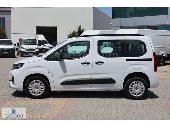 BÜYÜKSOYLU BEYSOY'DAN 2025 OPEL COMBO ESSENTIAL 1.5 D M/T 130 Hp