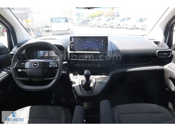BÜYÜKSOYLU BEYSOY'DAN 2025 OPEL COMBO ESSENTIAL 1.5 D M/T 130 Hp