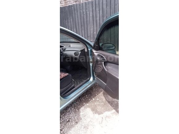 Ağır hasarlı düşük km fokus exkbertis  resimlerde mevcut