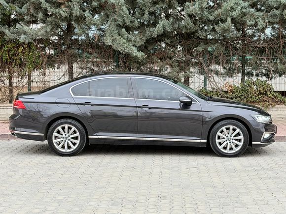 2021 MODEL WV PASSAT 1.5 TSİ BUSİNES EMSALSİZ TEMİZLİKTE BAKIMLI