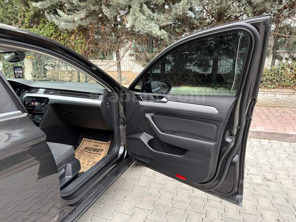 2021 MODEL WV PASSAT 1.5 TSİ BUSİNES EMSALSİZ TEMİZLİKTE BAKIMLI