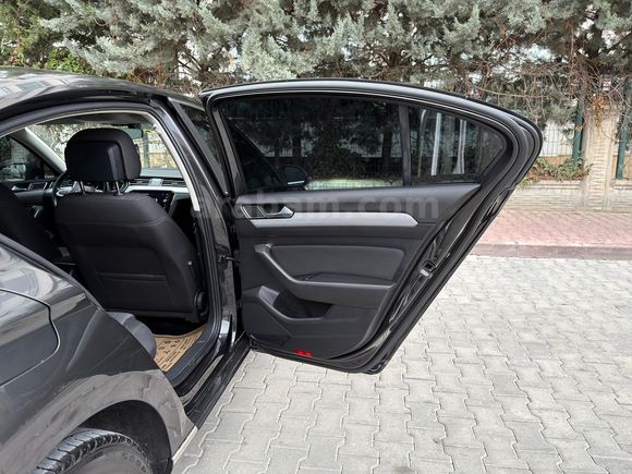 2021 MODEL WV PASSAT 1.5 TSİ BUSİNES EMSALSİZ TEMİZLİKTE BAKIMLI