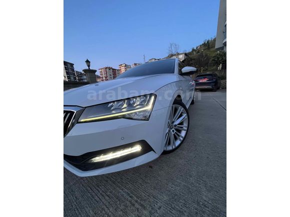 Sahibinden Skoda SuperB 1.5 TSI 2022