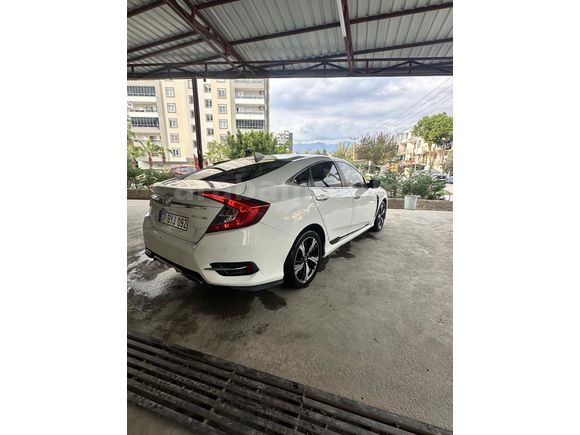 Sahibinden Honda Civic 1.6i DTEC Executive 2018 Model Antalya 165.000 km Beyaz