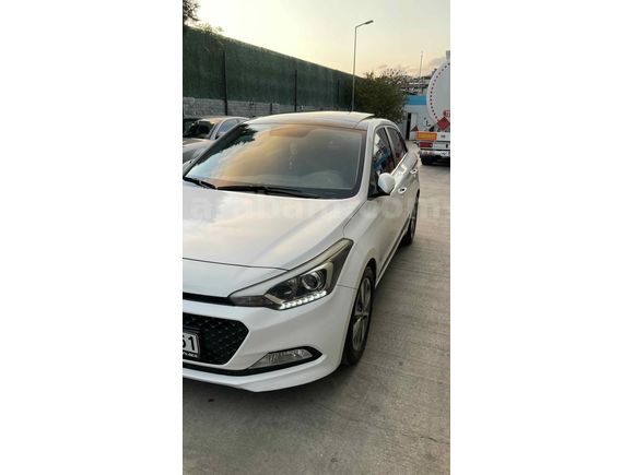 Sahibinden Hyundai i20 1.2 MPI Elite 2015 Model 