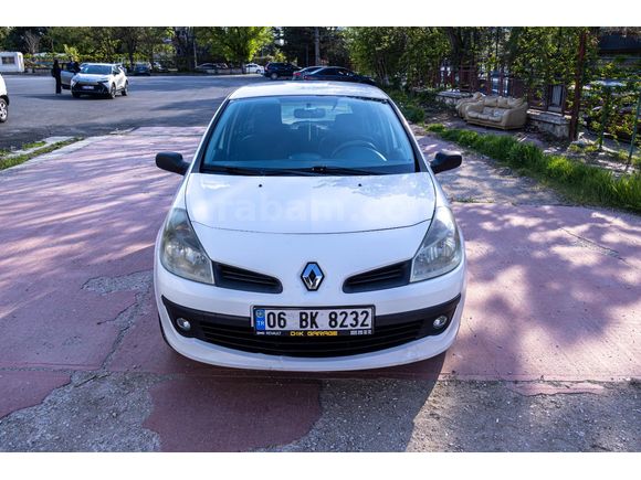 Değişensiz boyasız tramersiz bakımlı Clio 3