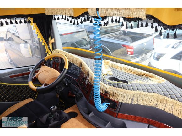 MBS BÜYÜKSOYLU'DAN 2006 MODEL AXOR 2528CD ET KANCALI KAMYON