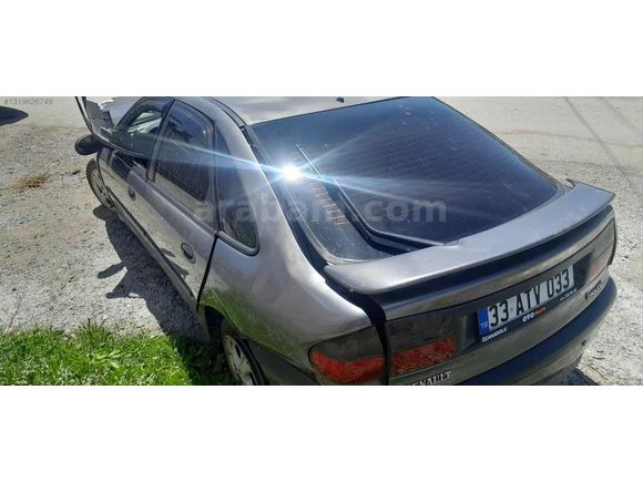 1998 model çıtır hasarlı laguna