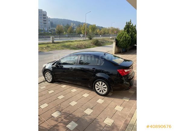 HATASIZ BOYASIZ DEĞİŞENSİZ SEDAN KİA RİO FANCY