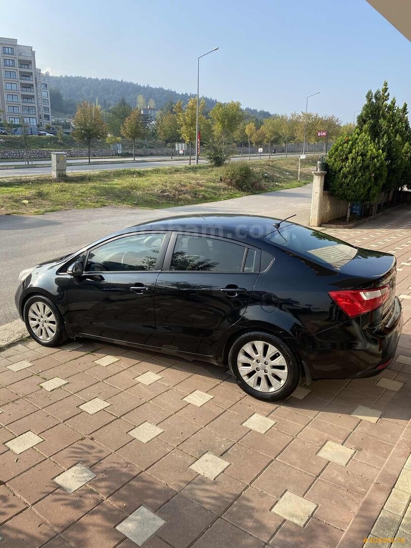 HATASIZ BOYASIZ DEĞİŞENSİZ SEDAN KİA RİO FANCY 5