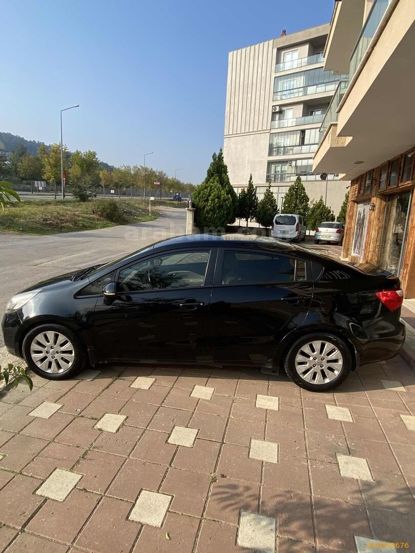 HATASIZ BOYASIZ DEĞİŞENSİZ SEDAN KİA RİO FANCY 4