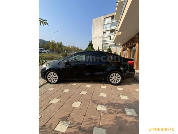 HATASIZ BOYASIZ DEĞİŞENSİZ SEDAN KİA RİO FANCY