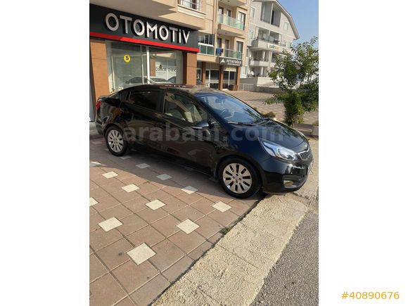 HATASIZ BOYASIZ DEĞİŞENSİZ SEDAN KİA RİO FANCY