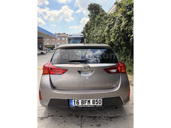 Sahibinden Toyota Auris 1.6 Advance Skypack 2013 Model  152.000 km Füme