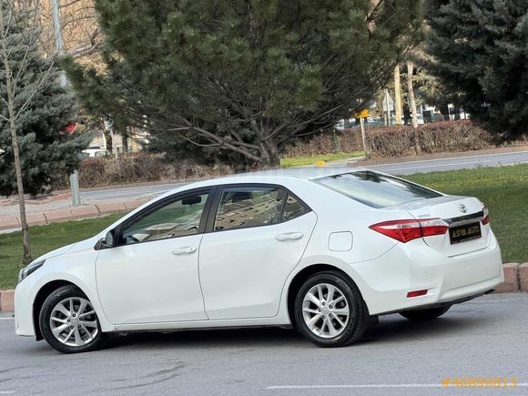 2015 TOYOTA COROLLA BENZİN LPG 123 BİN KMDE HATASIZ TERTEMİZ