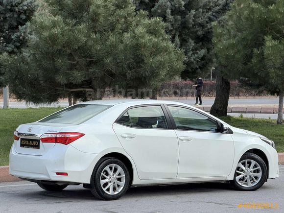 2015 TOYOTA COROLLA BENZİN LPG 123 BİN KMDE HATASIZ TERTEMİZ