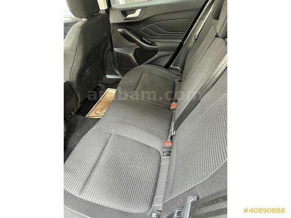 ÖNSAY OTOMOTİV 2025 FORD FOCUS 1.5 ECOBLUE 8500 KM HTSIZ GARANTİ