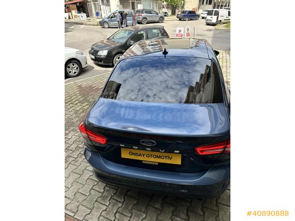 ÖNSAY OTOMOTİV 2025 FORD FOCUS 1.5 ECOBLUE 8500 KM HTSIZ GARANTİ