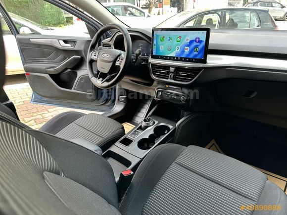 ÖNSAY OTOMOTİV 2025 FORD FOCUS 1.5 ECOBLUE 8500 KM HTSIZ GARANTİ