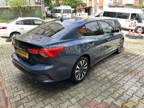 ÖNSAY OTOMOTİV 2025 FORD FOCUS 1.5 ECOBLUE 8500 KM HTSIZ GARANTİ