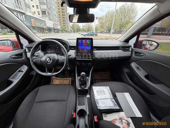 75 BİN KMDE 2022 MODEL RENAULT CLİO BENZİN HATASIZ TESLA EKRAN