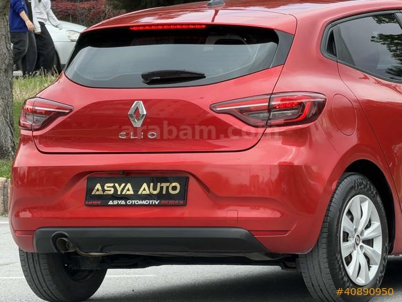 75 BİN KMDE 2022 MODEL RENAULT CLİO BENZİN HATASIZ TESLA EKRAN