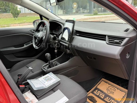 75 BİN KMDE 2022 MODEL RENAULT CLİO BENZİN HATASIZ TESLA EKRAN