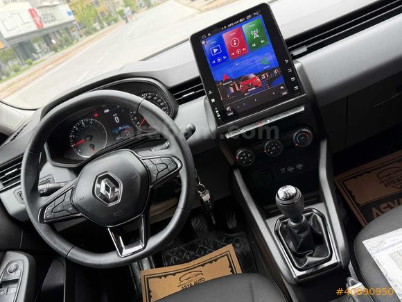75 BİN KMDE 2022 MODEL RENAULT CLİO BENZİN HATASIZ TESLA EKRAN