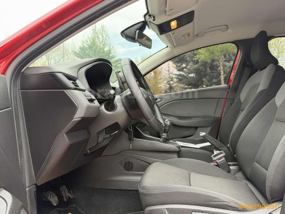 75 BİN KMDE 2022 MODEL RENAULT CLİO BENZİN HATASIZ TESLA EKRAN