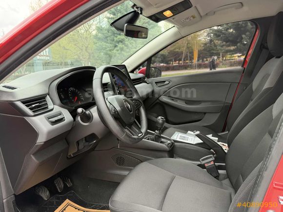 75 BİN KMDE 2022 MODEL RENAULT CLİO BENZİN HATASIZ TESLA EKRAN