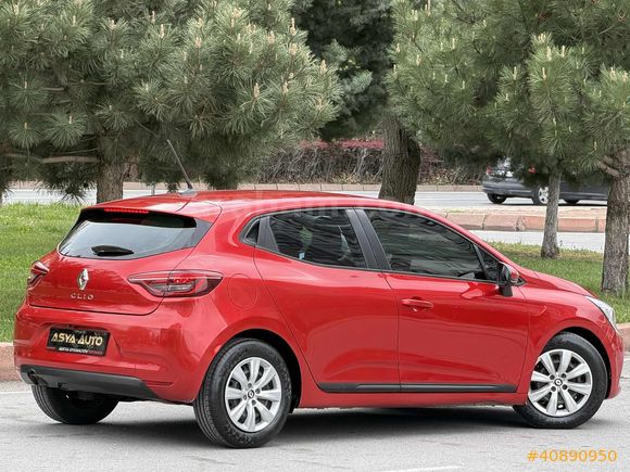 75 BİN KMDE 2022 MODEL RENAULT CLİO BENZİN HATASIZ TESLA EKRAN