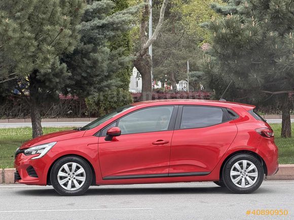75 BİN KMDE 2022 MODEL RENAULT CLİO BENZİN HATASIZ TESLA EKRAN
