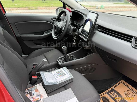 75 BİN KMDE 2022 MODEL RENAULT CLİO BENZİN HATASIZ TESLA EKRAN