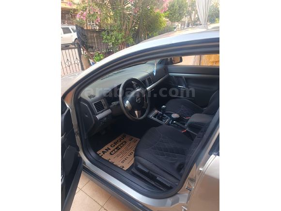 TÜRKİYE DE EN DÜŞÜK KM OPEL VECTRA  1.6 Comfort 2004 Model
