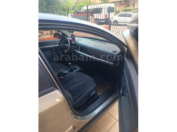 TÜRKİYE DE EN DÜŞÜK KM OPEL VECTRA  1.6 Comfort 2004 Model
