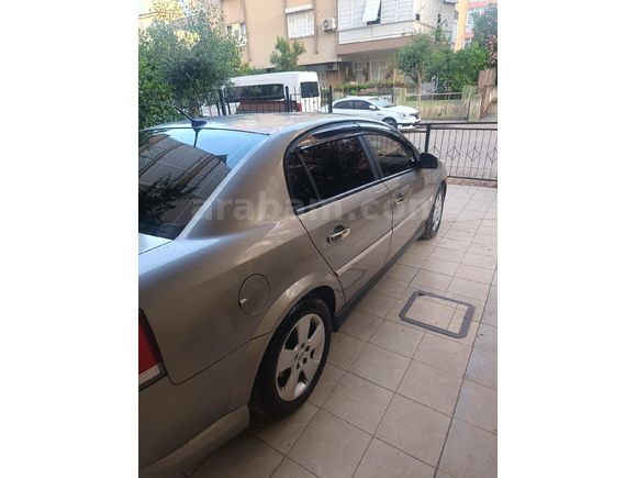 TÜRKİYE DE EN DÜŞÜK KM OPEL VECTRA  1.6 Comfort 2004 Model