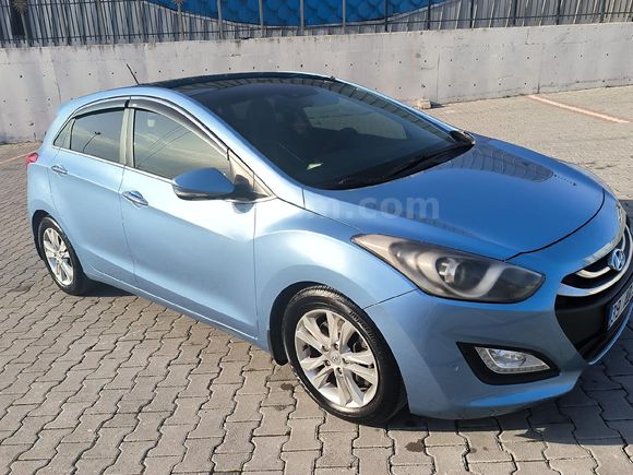 Sahibinden Hyundai i30 1.6 GDi Elite 2013 Model  186.000 km Mavi
