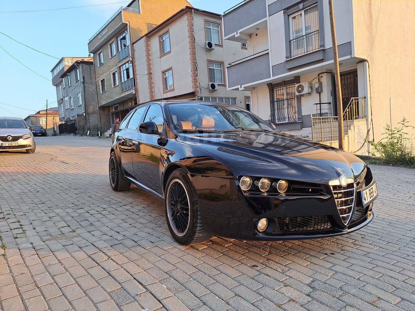 Sahibinden Alfa Romeo 159 1.9 JTD Distinctive 2007 Model Kocaeli 273.000 km Siyah 2