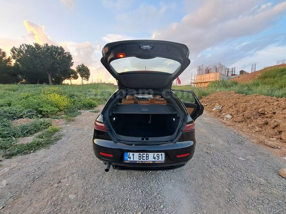 Sahibinden Alfa Romeo 159 1.9 JTD Distinctive 2007 Model  278.000 km Siyah