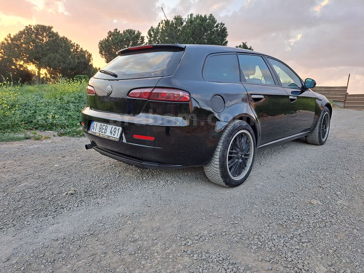Sahibinden Alfa Romeo 159 1.9 JTD Distinctive 2007 Model Kocaeli 273.000 km Siyah 5