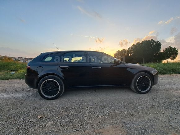 Sahibinden Alfa Romeo 159 1.9 JTD Distinctive 2007 Model  278.000 km Siyah