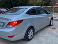 Sahibinden Hyundai Accent Blue 1.4 CVVT Mode 2011 Model  160.000 km Gri