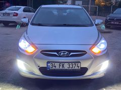 Sahibinden Hyundai Accent Blue 1.4 CVVT Mode 2011 Model  160.000 km Gri