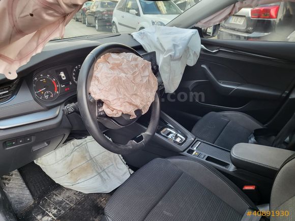 2021 Skoda Octavia 1.5 e-Tec HURDA BELGELİ