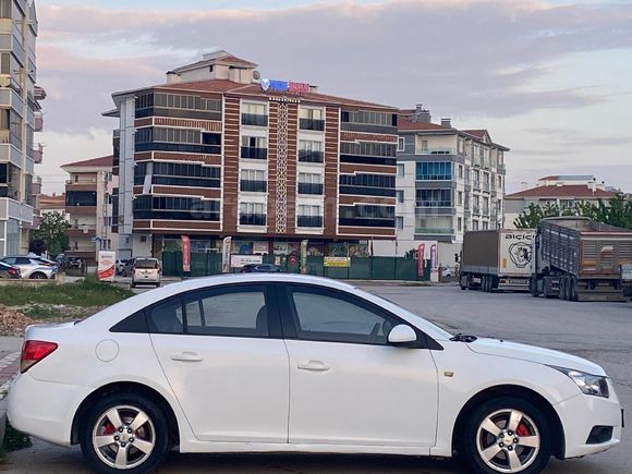 Otomatik vites Chevrolet Cruze 1.6 LT 2011