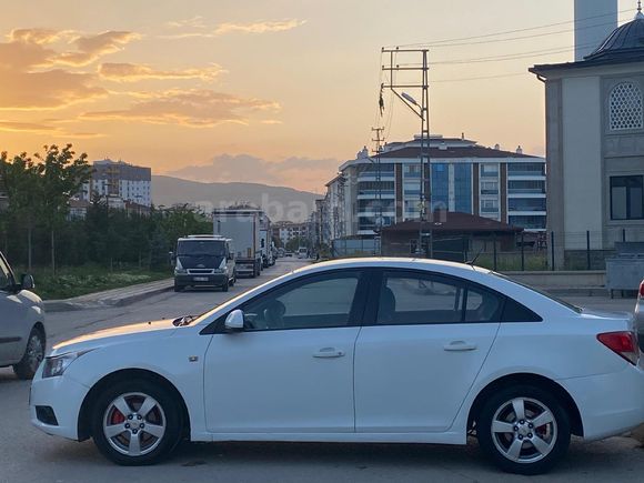 Otomatik vites Chevrolet Cruze 1.6 LT 2011
