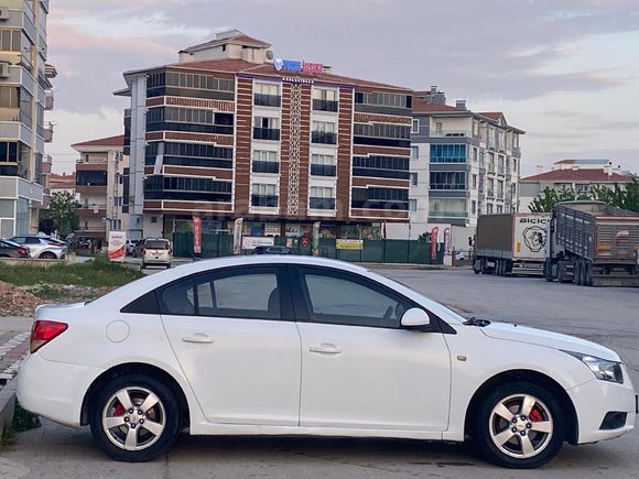 Otomatik vites Chevrolet Cruze 1.6 LT 2011